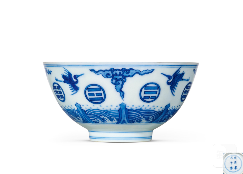清康熙 青花八卦云鹤纹碗 - 图1